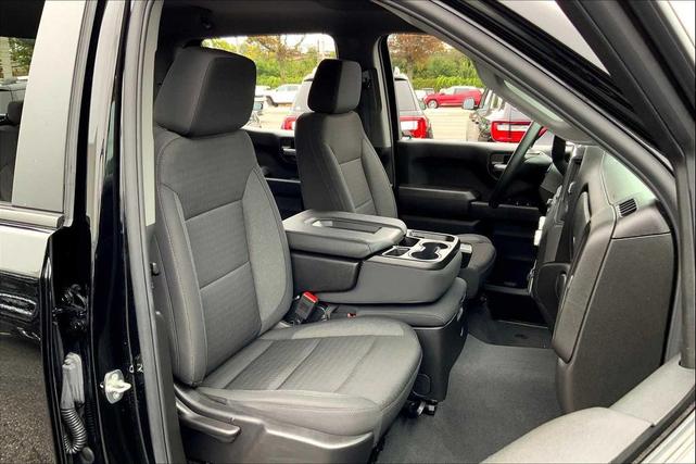 Photo of 2024 Onyx Black GMC Sierra 1500