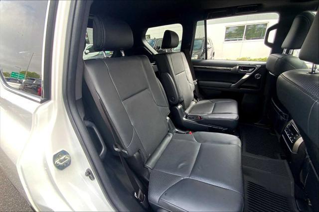 Photo of 2023 Eminent White Pearl Lexus GX 460