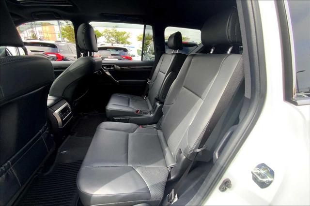 Photo of 2023 Eminent White Pearl Lexus GX 460