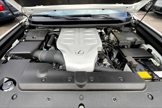 Photo of 2023 Eminent White Pearl Lexus GX 460