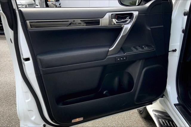 Photo of 2023 Eminent White Pearl Lexus GX 460