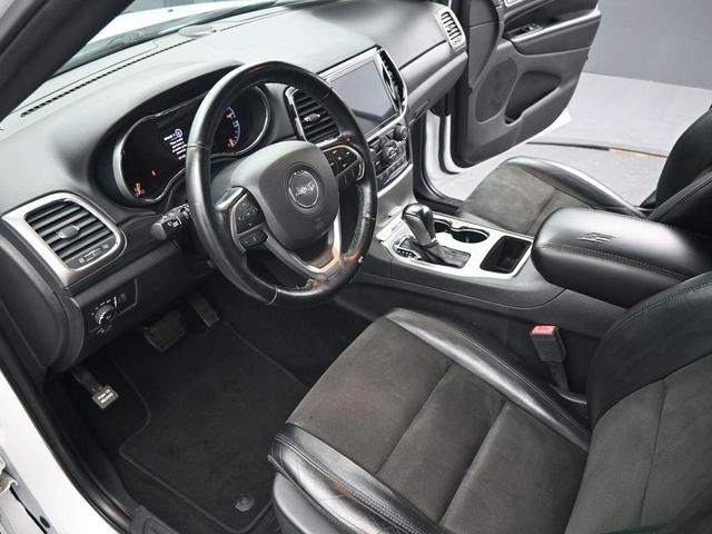 Photo of 2020 Bright White Clearcoat Jeep Grand Cherokee