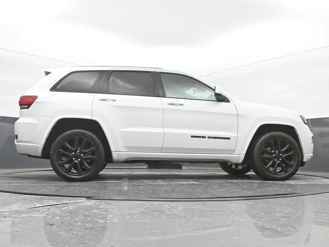 Photo of 2020 Bright White Clearcoat Jeep Grand Cherokee