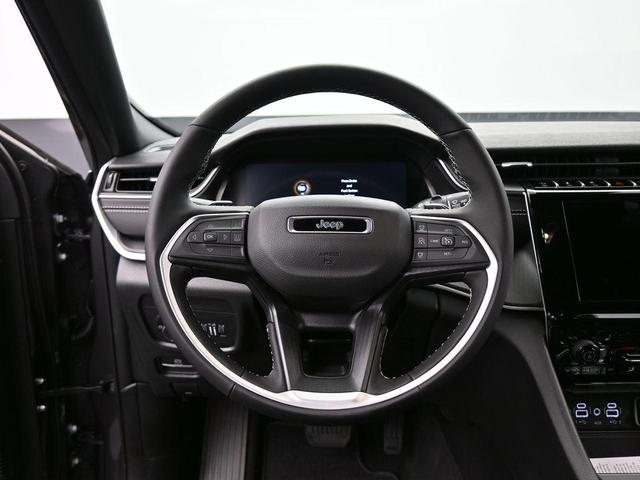 Photo of 2025 Metallic Jeep Grand Cherokee L