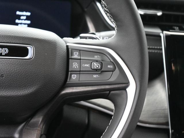 Photo of 2025 Silver Zynith Jeep Grand Cherokee