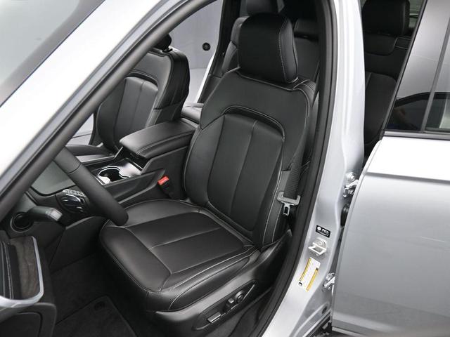 Photo of 2025 Silver Zynith Jeep Grand Cherokee