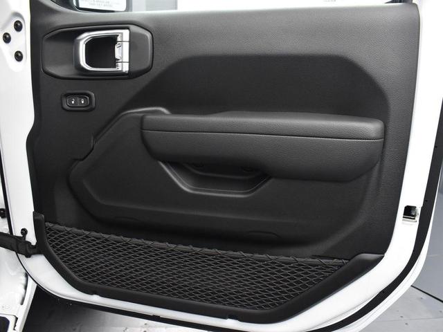 Photo of 2024 Bright White Clearcoat Jeep Wrangler