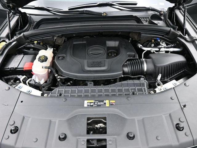 Photo of 2022 Rocky Mountain Pearlcoat Jeep Grand Cherokee L