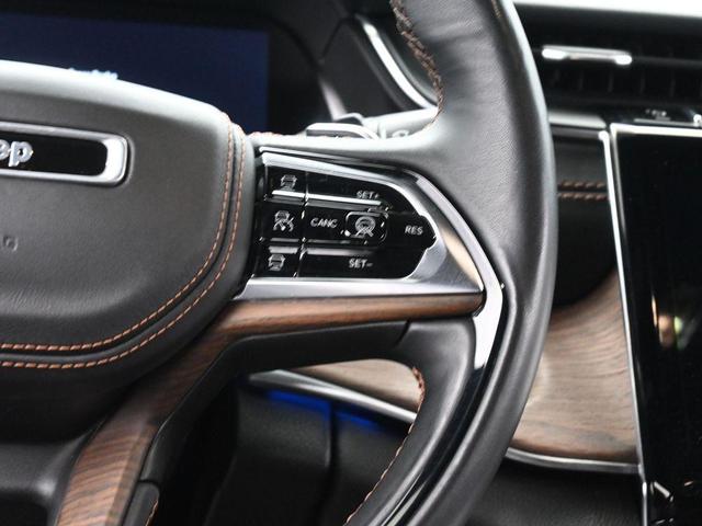 Photo of 2022 Rocky Mountain Pearlcoat Jeep Grand Cherokee L
