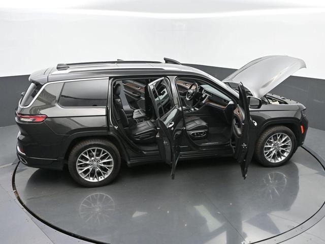 Photo of 2022 Rocky Mountain Pearlcoat Jeep Grand Cherokee L