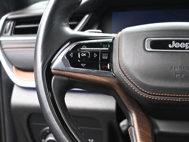 Photo of 2022 Rocky Mountain Pearlcoat Jeep Grand Cherokee L
