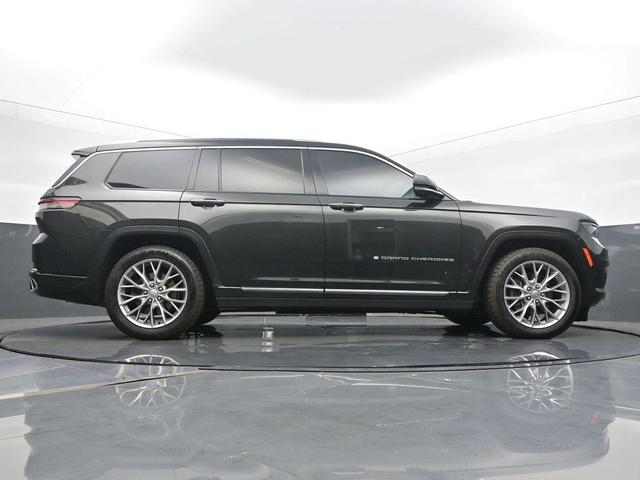 Photo of 2022 Rocky Mountain Pearlcoat Jeep Grand Cherokee L