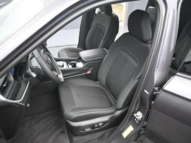 Photo of 2025 Metallic Jeep Grand Cherokee L