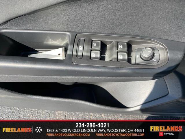 Photo of 2025 Deep Black Pearl Volkswagen Taos