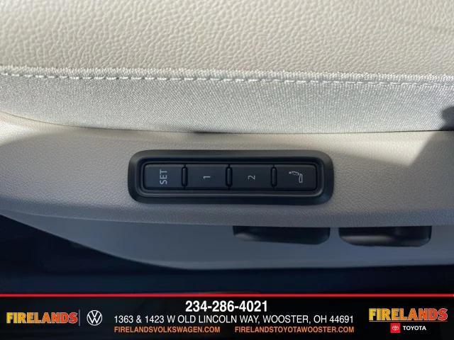 Photo of 2026 Silver Mist Volkswagen Atlas