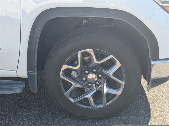 Photo of 2024 Summit White GMC Sierra 1500