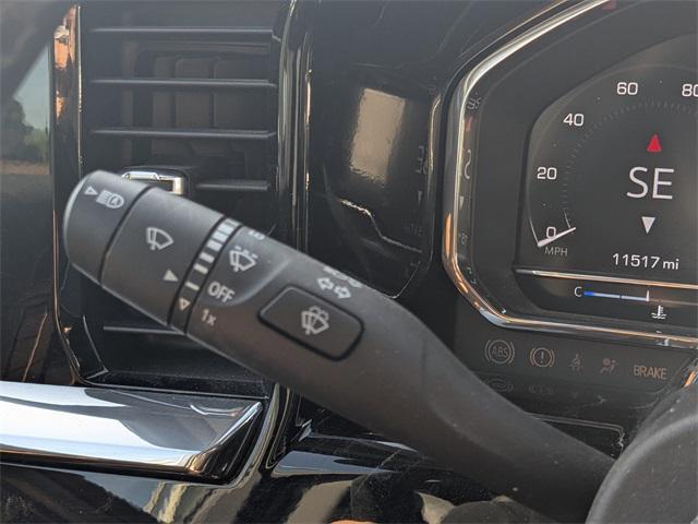 Photo of 2024 Summit White GMC Sierra 1500
