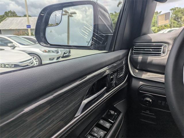 Photo of 2022 Baltic Gray Metallic Clearcoat Jeep Wagoneer
