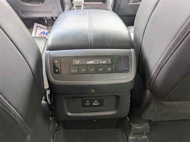 Photo of 2023 Pearl White Tricoat Nissan Pathfinder