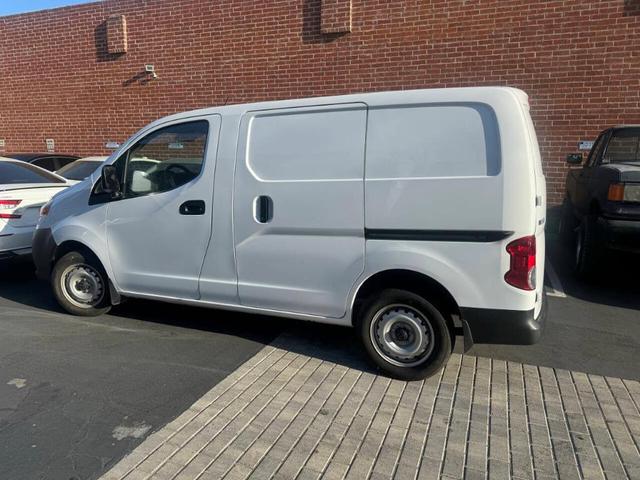 Photo of 2019 Cloud White Nissan NV200