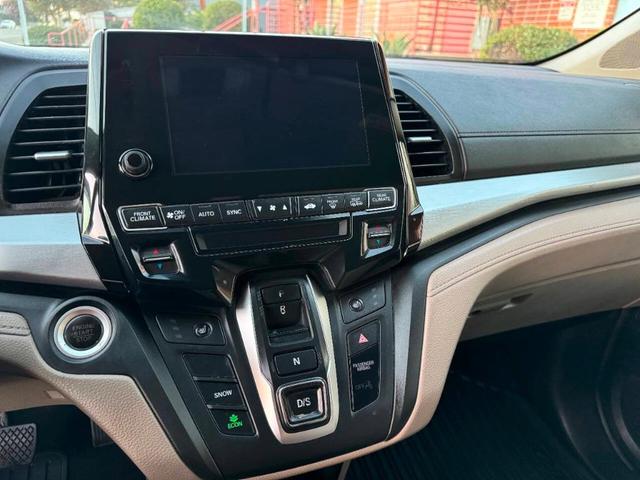 Photo of 2019 White Honda Odyssey