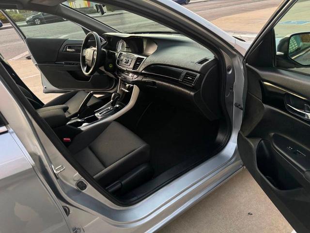 Photo of 2017 Silver Honda Accord