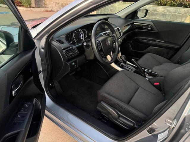 Photo of 2017 Silver Honda Accord