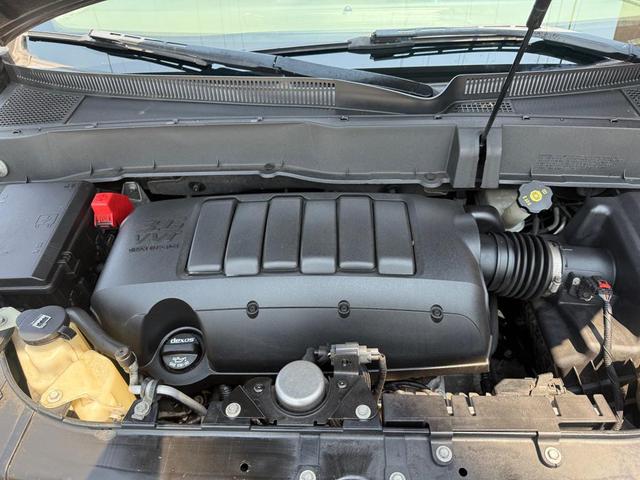 Photo of 2016 Tungsten Metallic Chevrolet Traverse