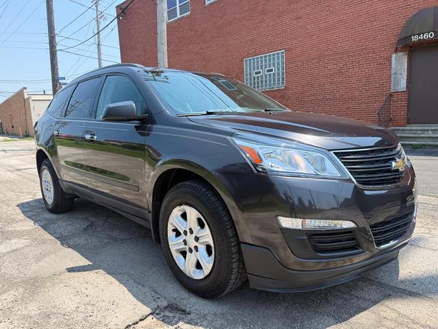 Photo of 2016 Tungsten Metallic Chevrolet Traverse