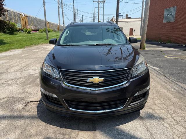 Photo of 2016 Tungsten Metallic Chevrolet Traverse