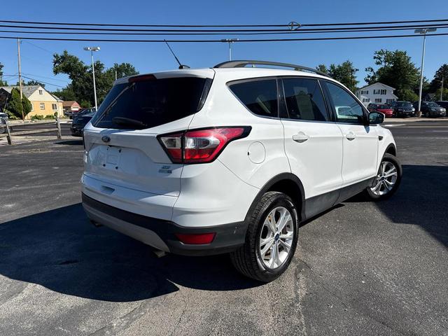 Photo of 2018 WHITE Ford Escape