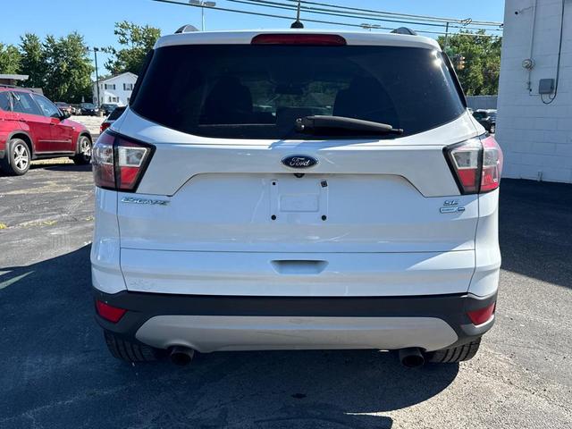 Photo of 2018 WHITE Ford Escape
