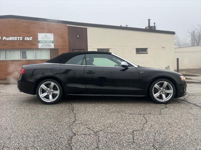 Photo of 2011 Brilliant Black/Black Roof Audi S5