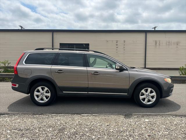 Photo of 2011 BROWN Volvo XC70