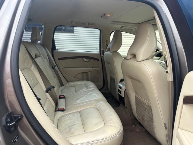 Photo of 2011 BROWN Volvo XC70
