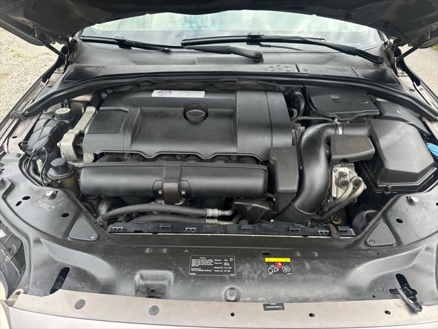 Photo of 2011 BROWN Volvo XC70