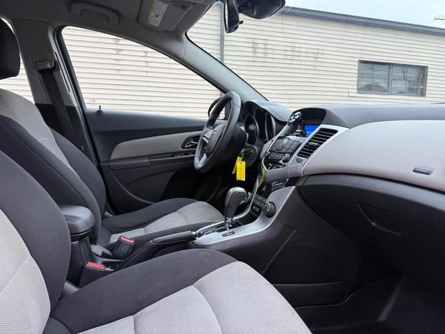 Photo of 2013 Atlantis Blue Metallic Chevrolet Cruze