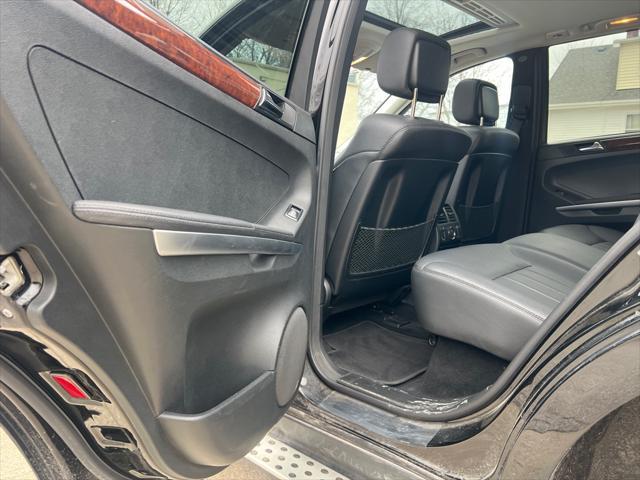 Photo of 2008 BLACK Mercedes-Benz M-Class
