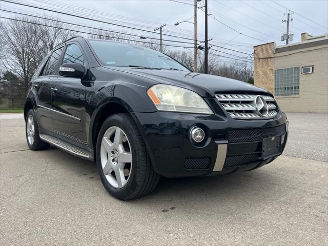 Photo of 2008 BLACK Mercedes-Benz M-Class