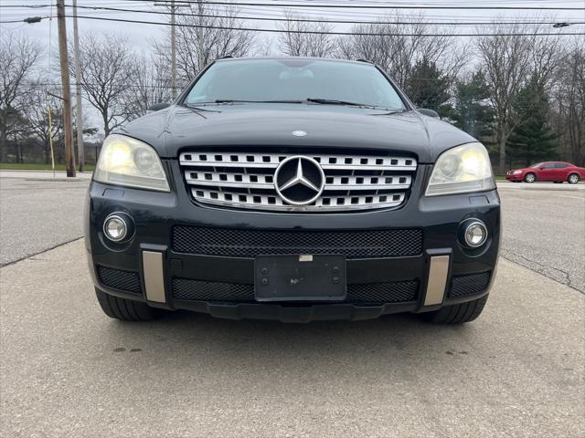 Photo of 2008 BLACK Mercedes-Benz M-Class