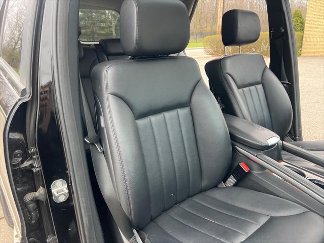 Photo of 2008 BLACK Mercedes-Benz M-Class