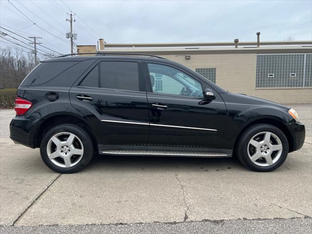 Photo of 2008 BLACK Mercedes-Benz M-Class