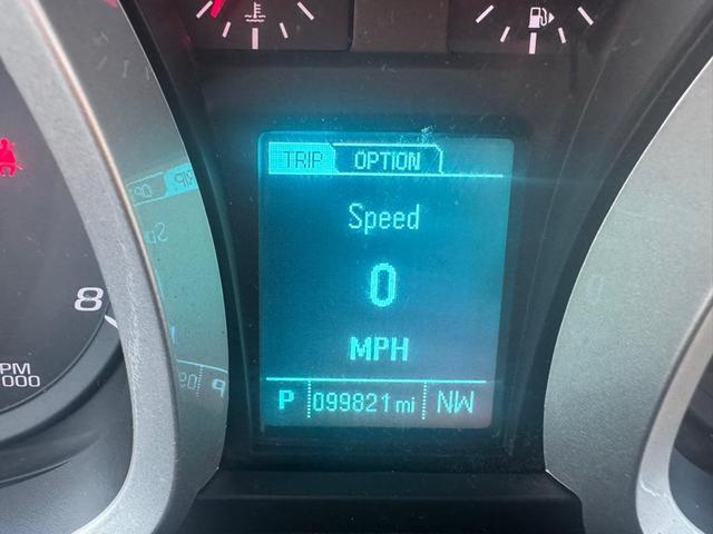 Photo of 2015 Silver Ice Metallic Chevrolet Equinox