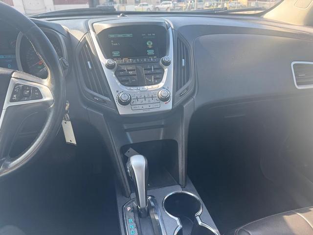 Photo of 2015 Silver Ice Metallic Chevrolet Equinox