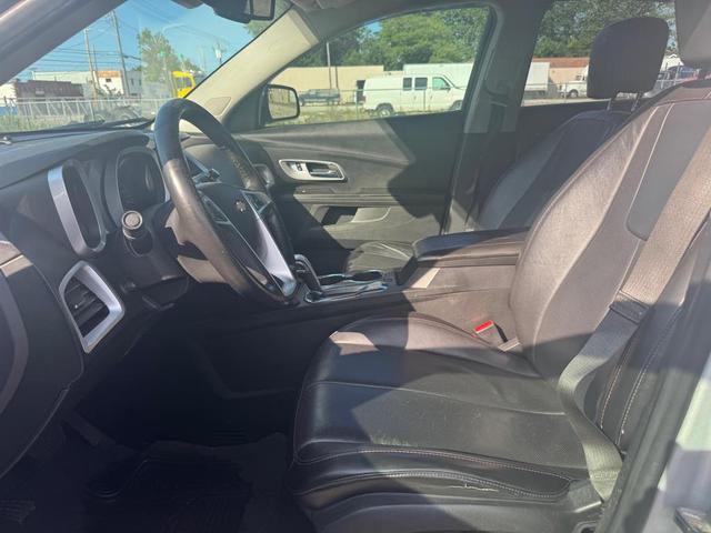 Photo of 2015 Silver Ice Metallic Chevrolet Equinox