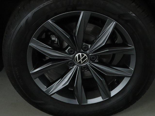 Photo of 2022 Silver Metallic Volkswagen Tiguan