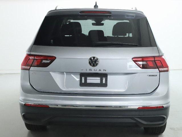 Photo of 2022 Silver Metallic Volkswagen Tiguan