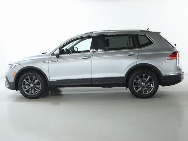 Photo of 2022 Silver Metallic Volkswagen Tiguan
