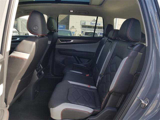 Photo of 2025 Pure Gray Volkswagen Atlas