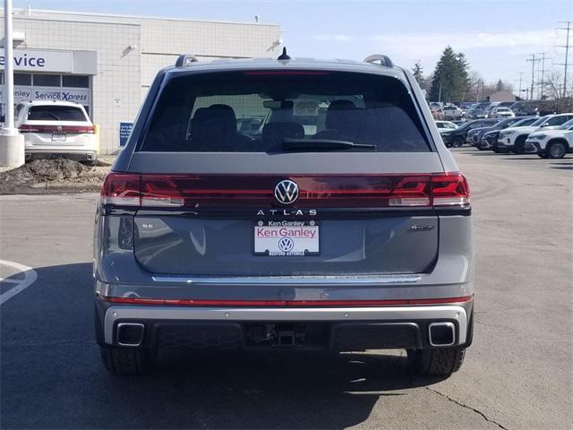 Photo of 2025 Pure Gray Volkswagen Atlas